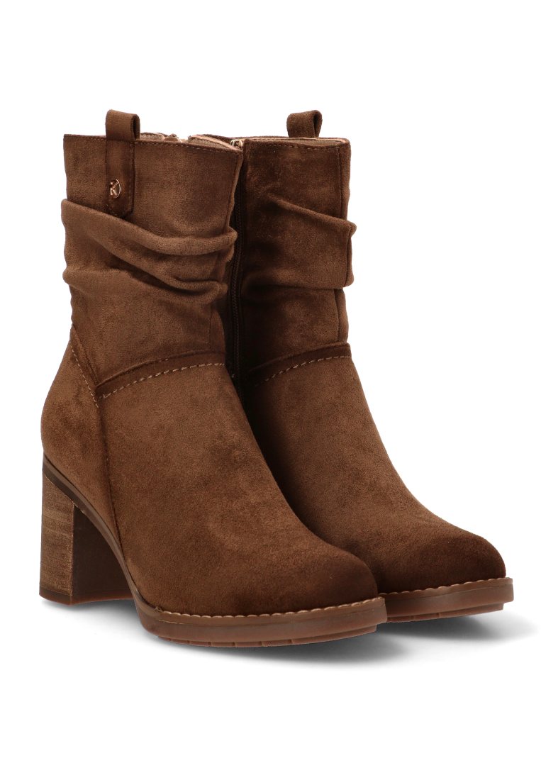BOTIN ARRUGADO TACON MADERA SOFIA 01 11037 ETIKA MUJER MARRoN