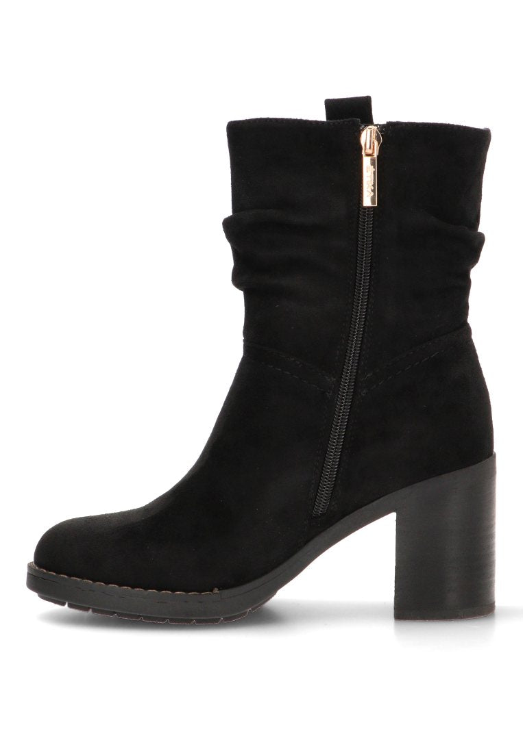 BOTIN ARRUGADO TACON MADERA SOFIA 01 11037 ETIKA MUJER NEGRO