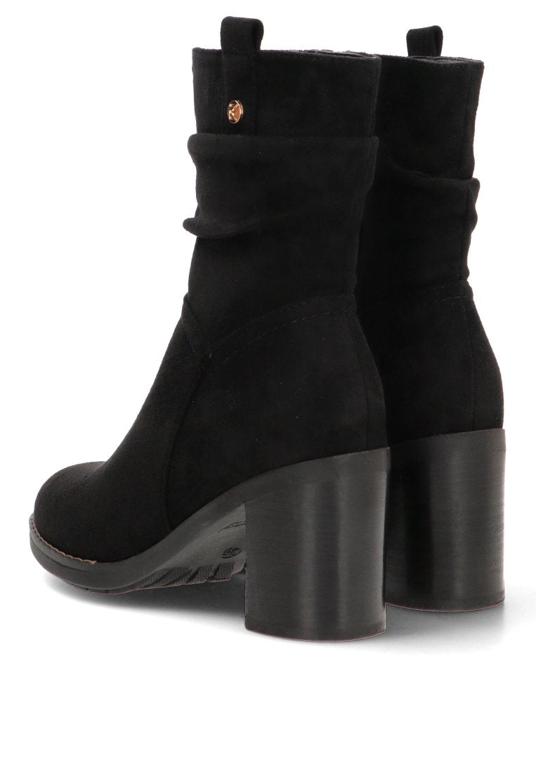 BOTIN ARRUGADO TACON MADERA SOFIA 01 11037 ETIKA MUJER NEGRO