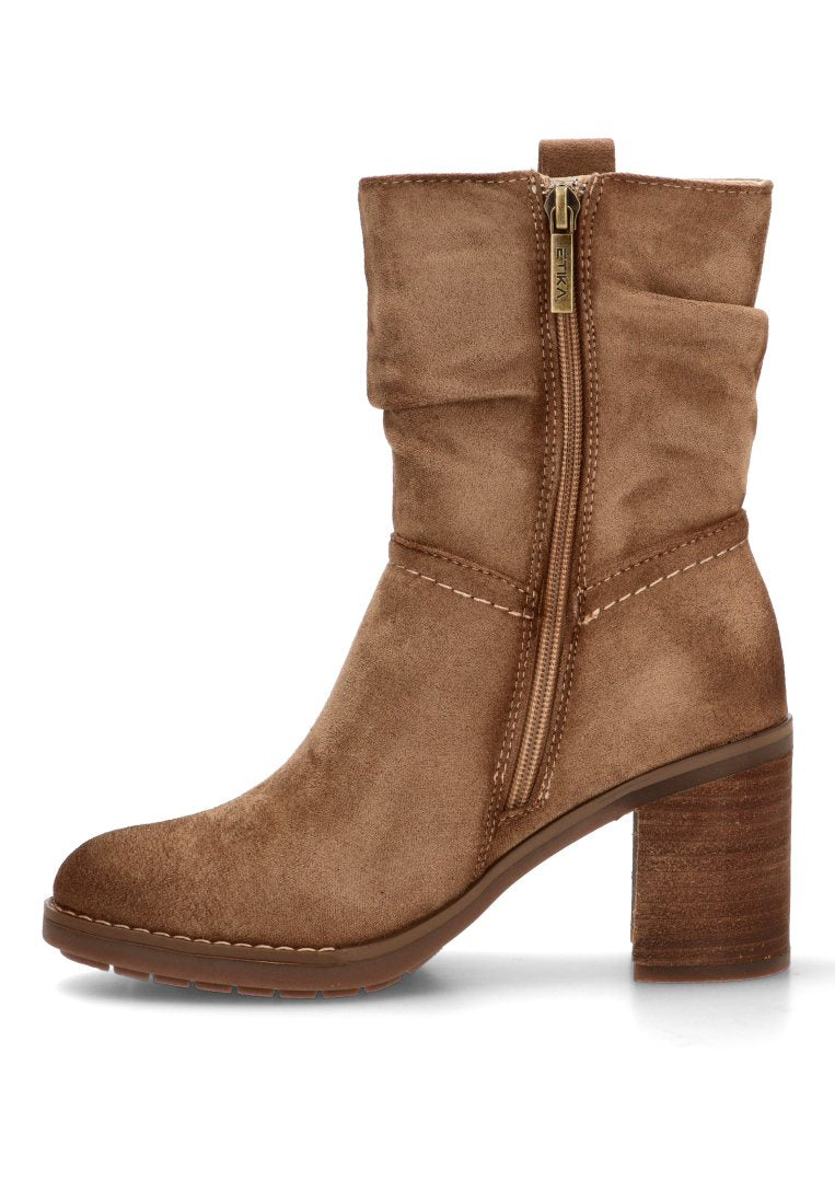 BOTIN ARREGLADO TACON MADERA SOFIA 01 11037 ETIKA MUJER TAUPE