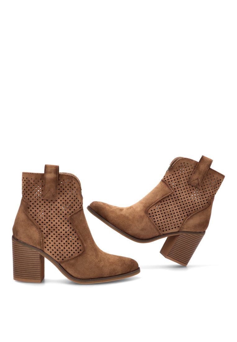 BOTiN CALADO AREN 31127 ETIKA MUJER CAMEL