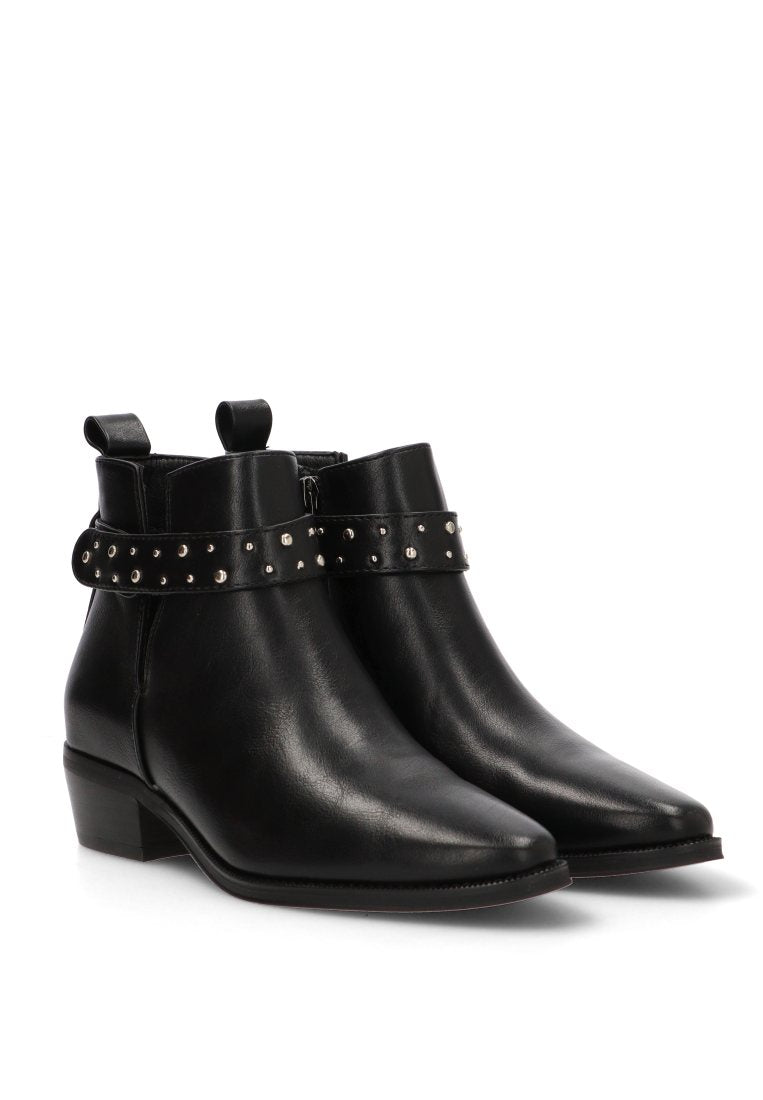 BOTIN TACHAS VALENTINA 110549 ETIKA, MUJER NEGRO
