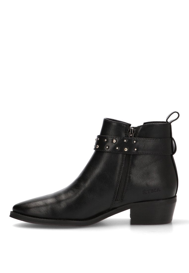 BOTIN TACHAS VALENTINA 110549 ETIKA, MUJER NEGRO
