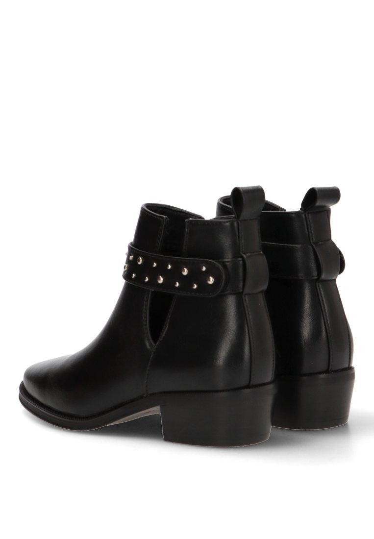 BOTIN TACHAS VALENTINA 110549 ETIKA, MUJER NEGRO